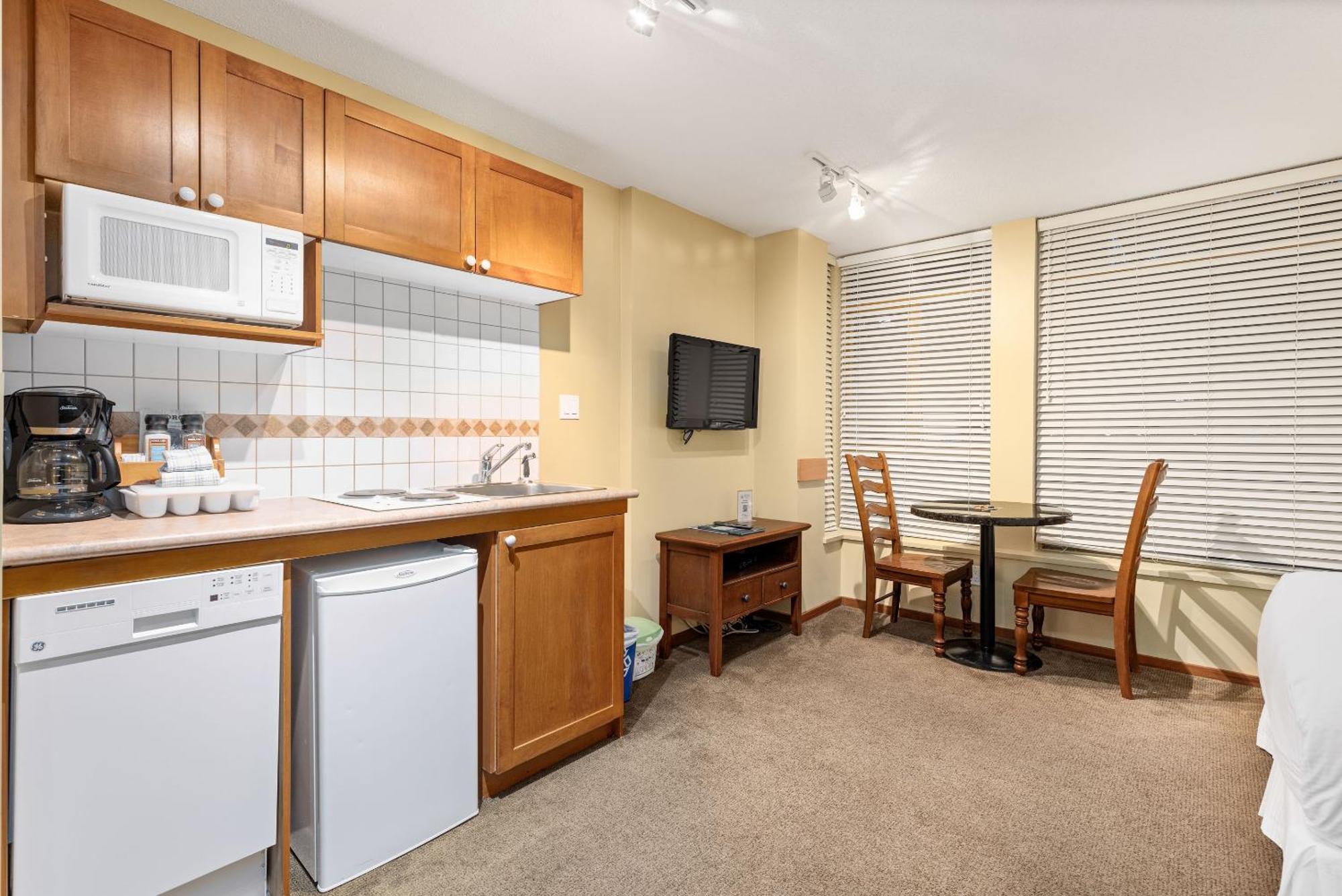 Spring Summer Special Cascade Lodge Suite Wifi 2 Hot Tubs Pool Gym Sauna Ski & Bike Storage Room Whistler Eksteriør billede
